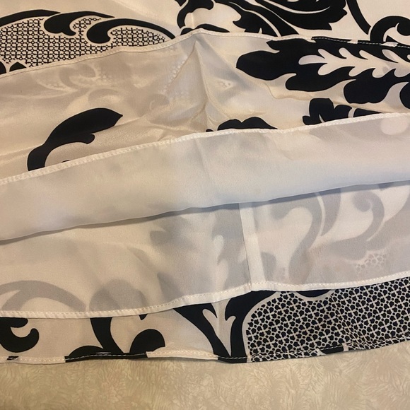 Peter Nygard 100% Silk White Lined‎ Midi Skirt w/Black Damask Pattern Size 8 - Picture 5 of 7
